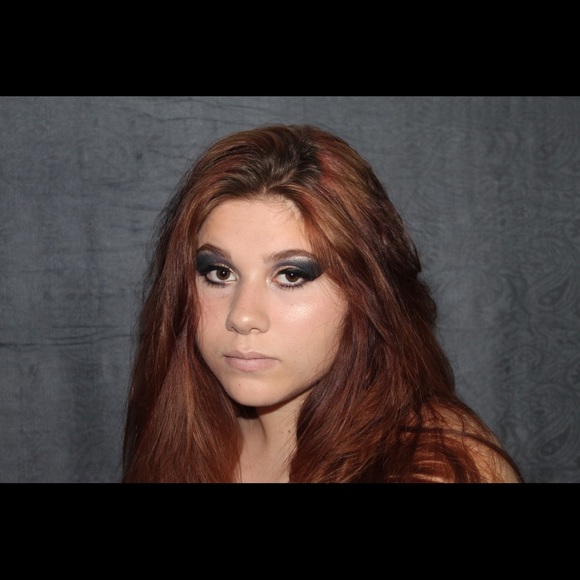 Meet your Posher, Stephanie - Picture 1 of 4